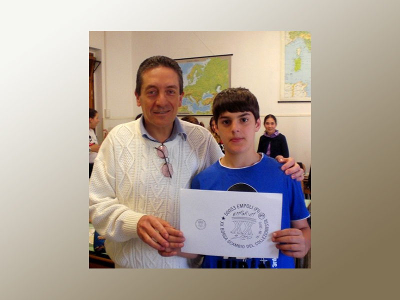 2010 Franco con lo studente Buglione vincitore del concorso per l'annullo  di Emporium