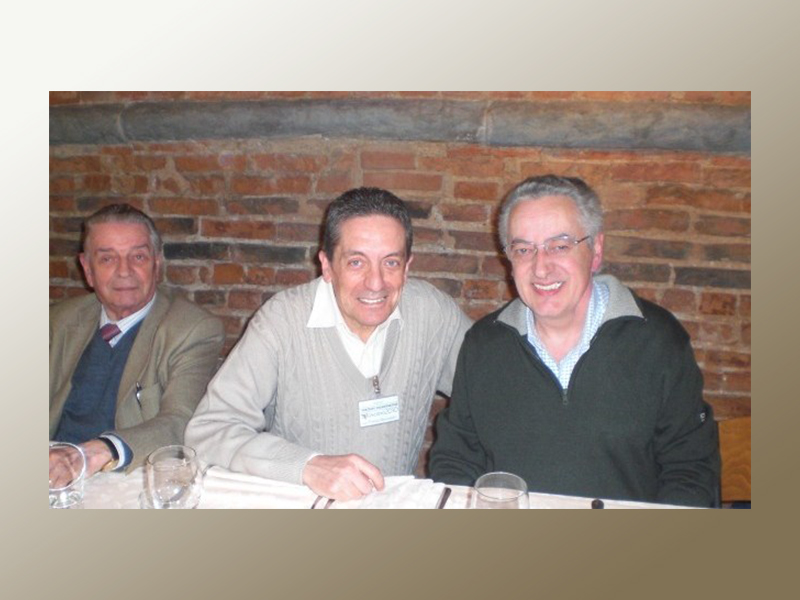 Franco a tavola con il dott. Artemio Franchi e l'amico editore Roberto Monticini