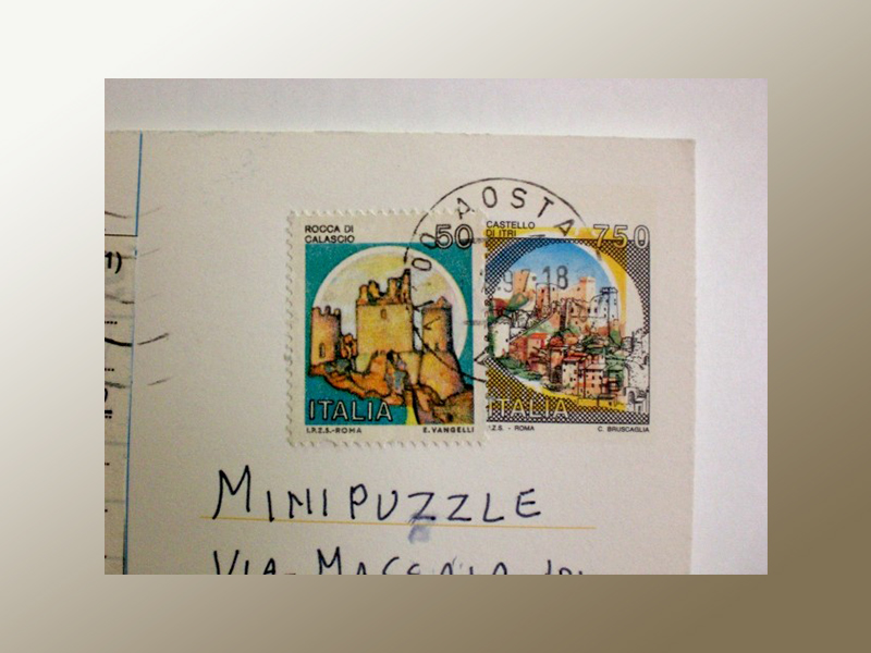 Cartolina postale con la stampa del valore da 750 lire calcografico avente i colori molto fuori registro